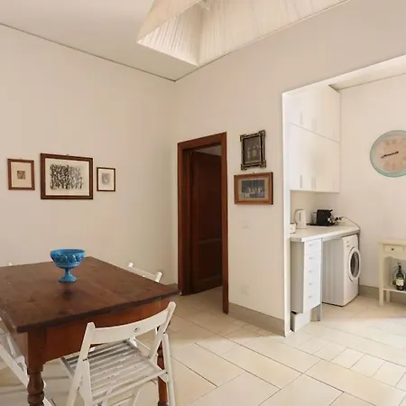 Belle Donne Historical - Center Apartment